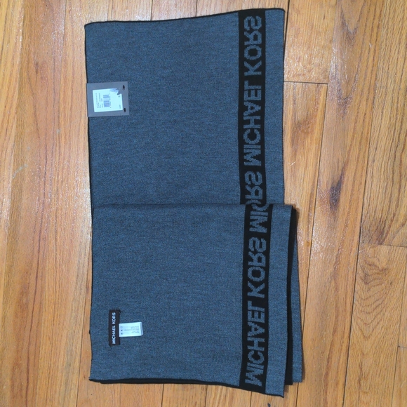 Michael Kors Side Stripe Scarf Muffler - Picture 2 of 4